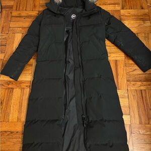 Petite Small- Canada Goose Women's Black Long Puffer Coat